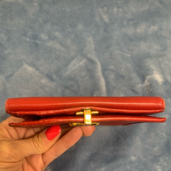 Gucci Red Wallet with Gold Accent - Picture 2 of 16